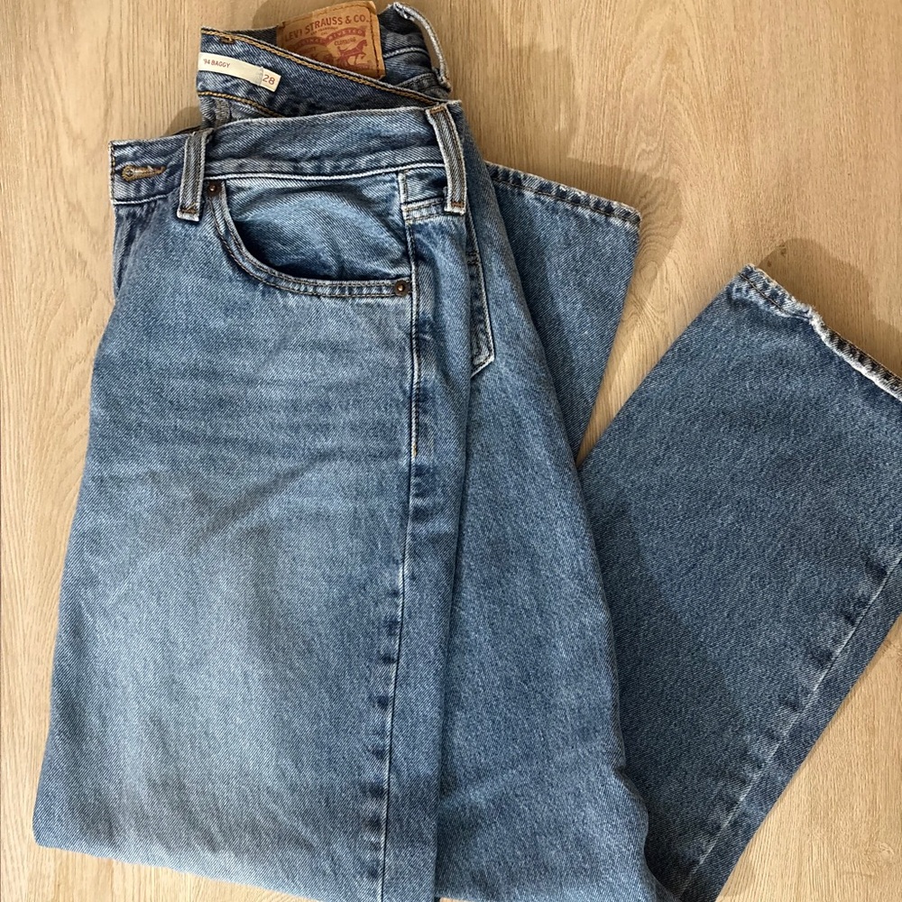 LEVI 90’s Baggy Jeans